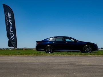 Andrzej Piaseczny i Lexus LS 500